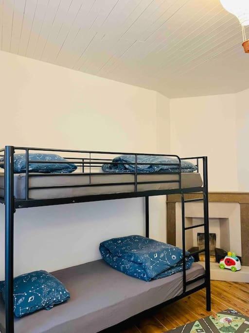 Holiday home Agreable Maison De Village Avec Balcon Roiffieux